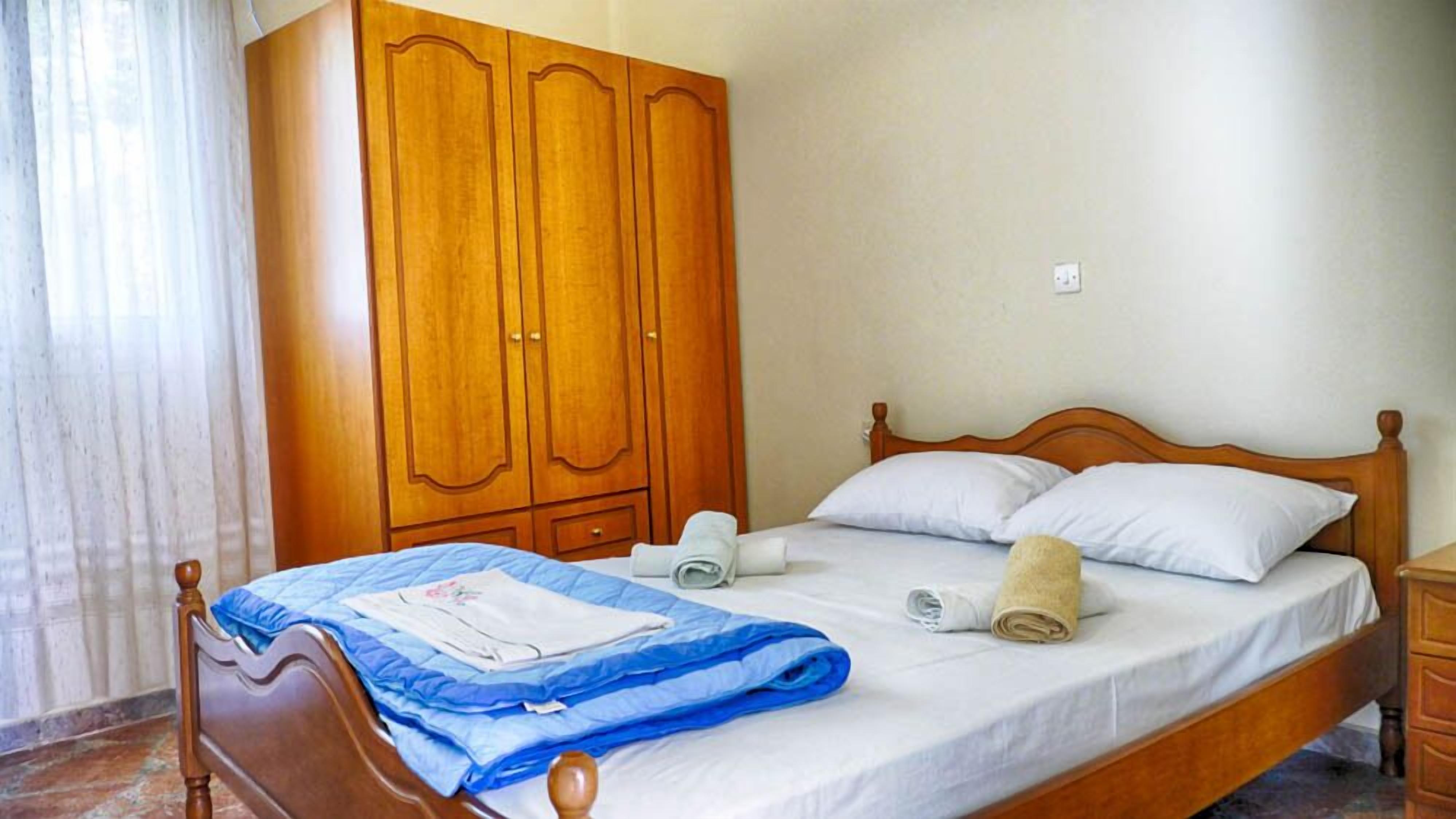 Arista Studio 7 - with sea views and direct beach location in Agios Georgios Pagon