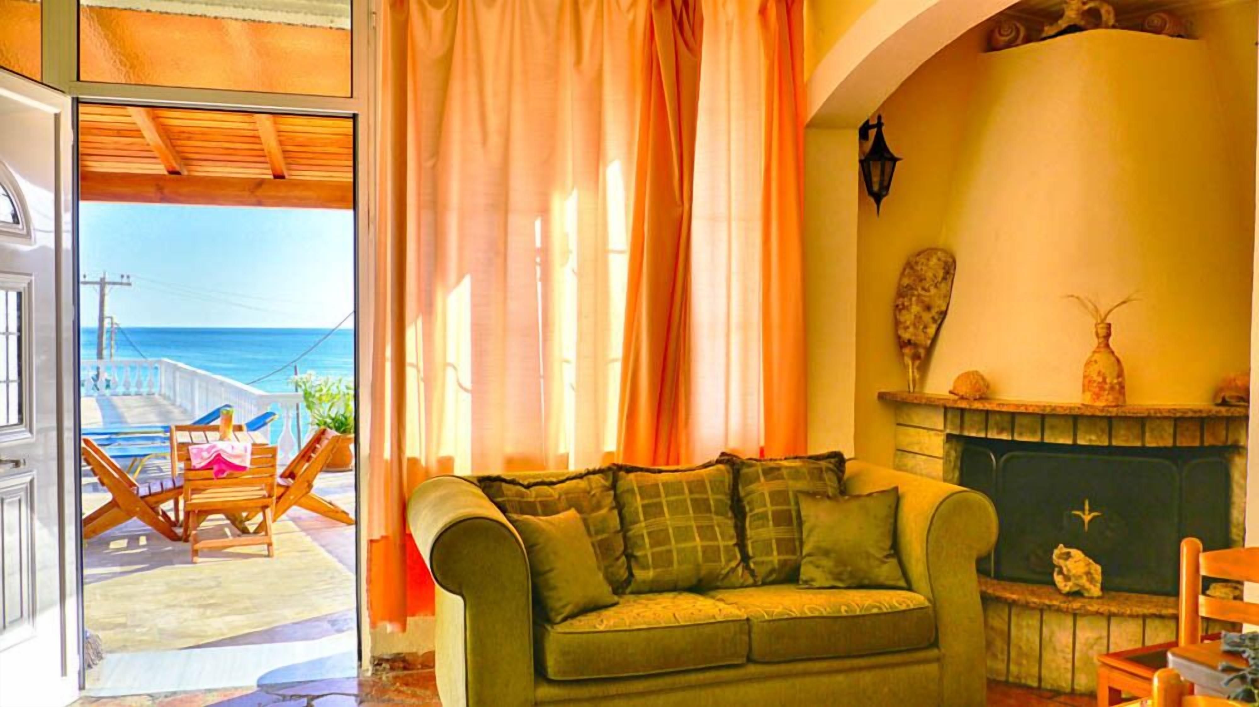 Arista Studio 7 - with sea views and direct beach location in Agios Georgios Pagon