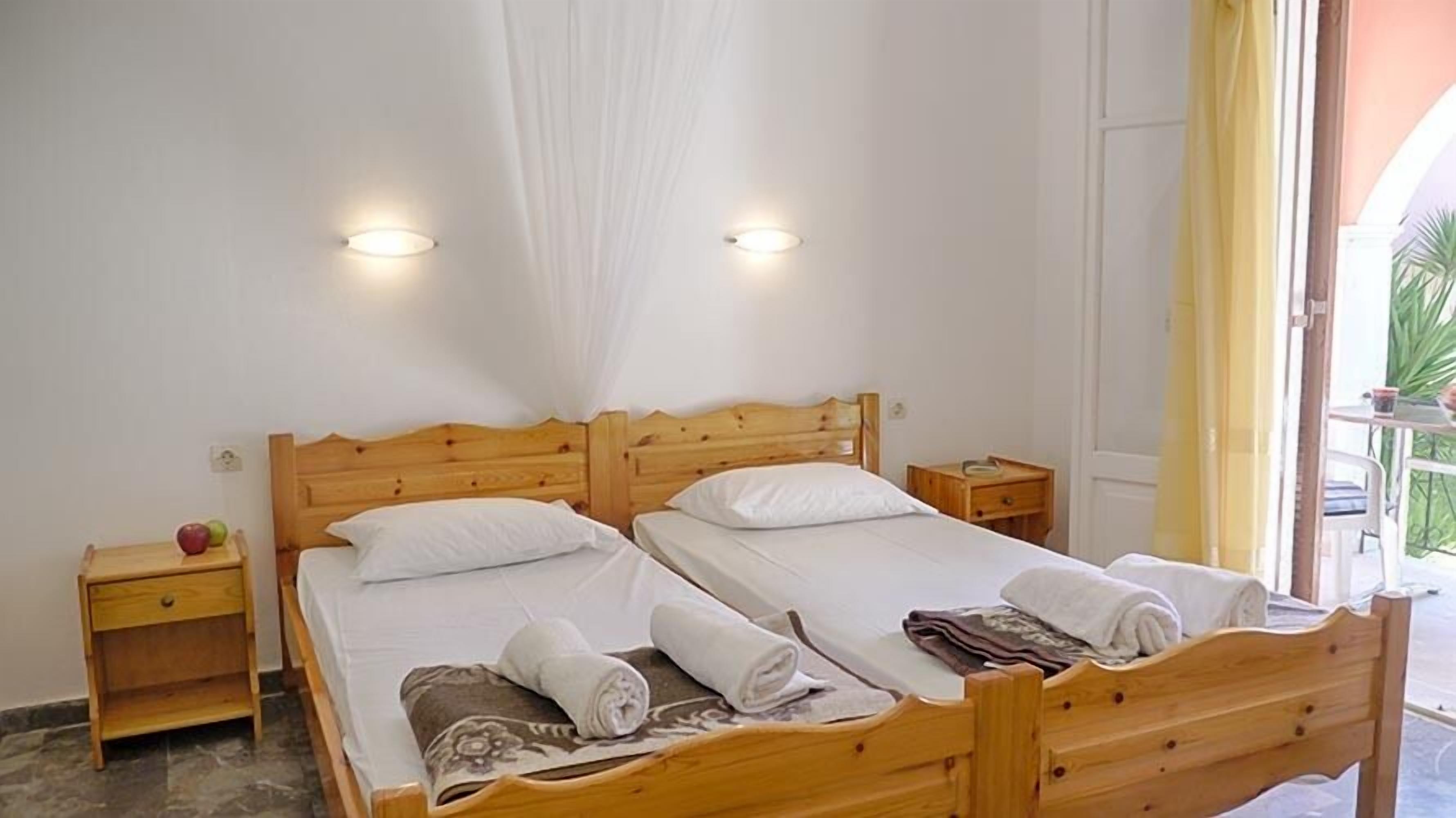 Dora Apartment 1 - in a quiet location only 300m from the sandy beach - in the bay of Agios Geo