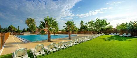 Piscine couverte, piscine extérieure