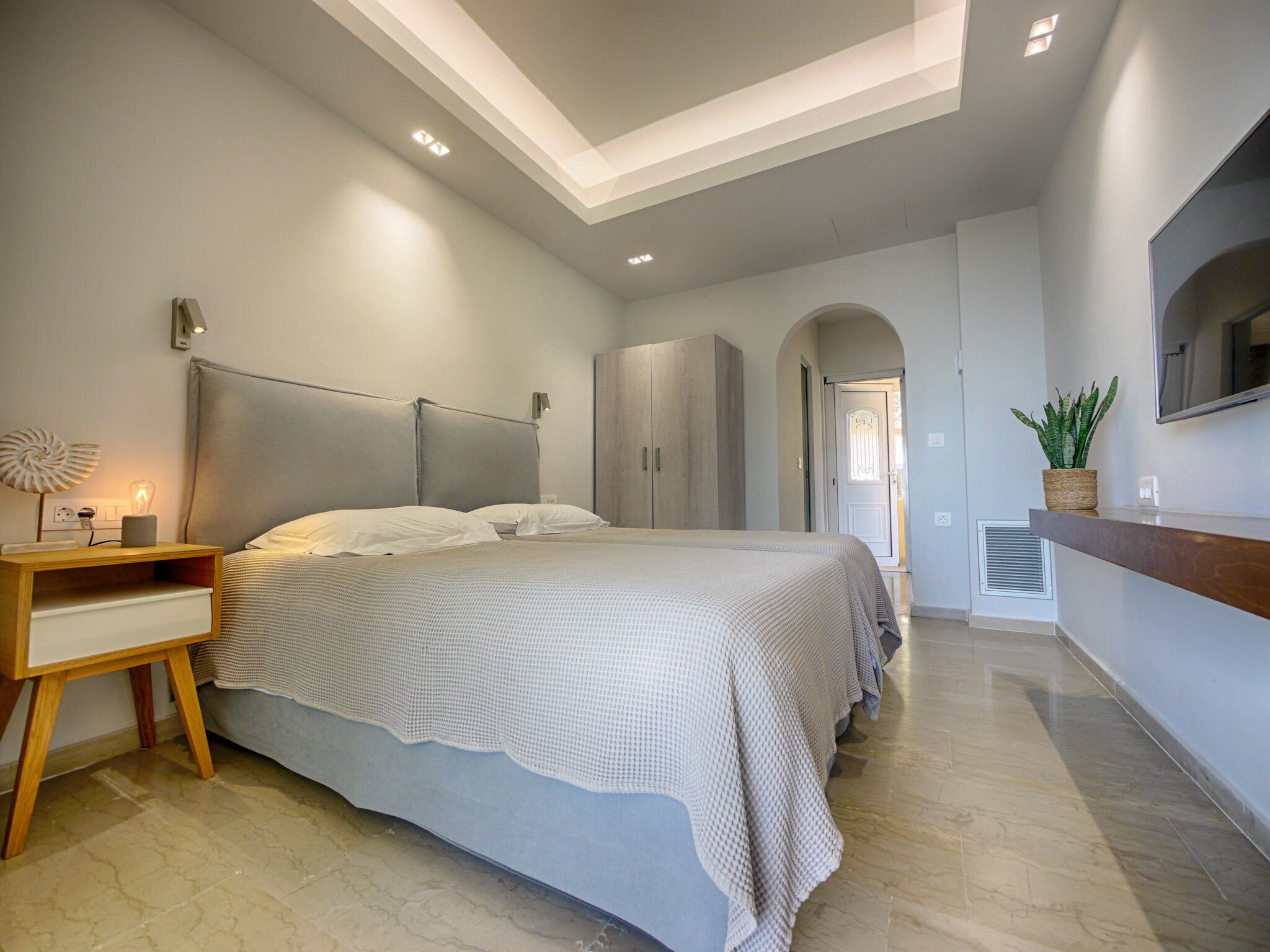 Vistonia Studio 8 - right on the beach with sea views