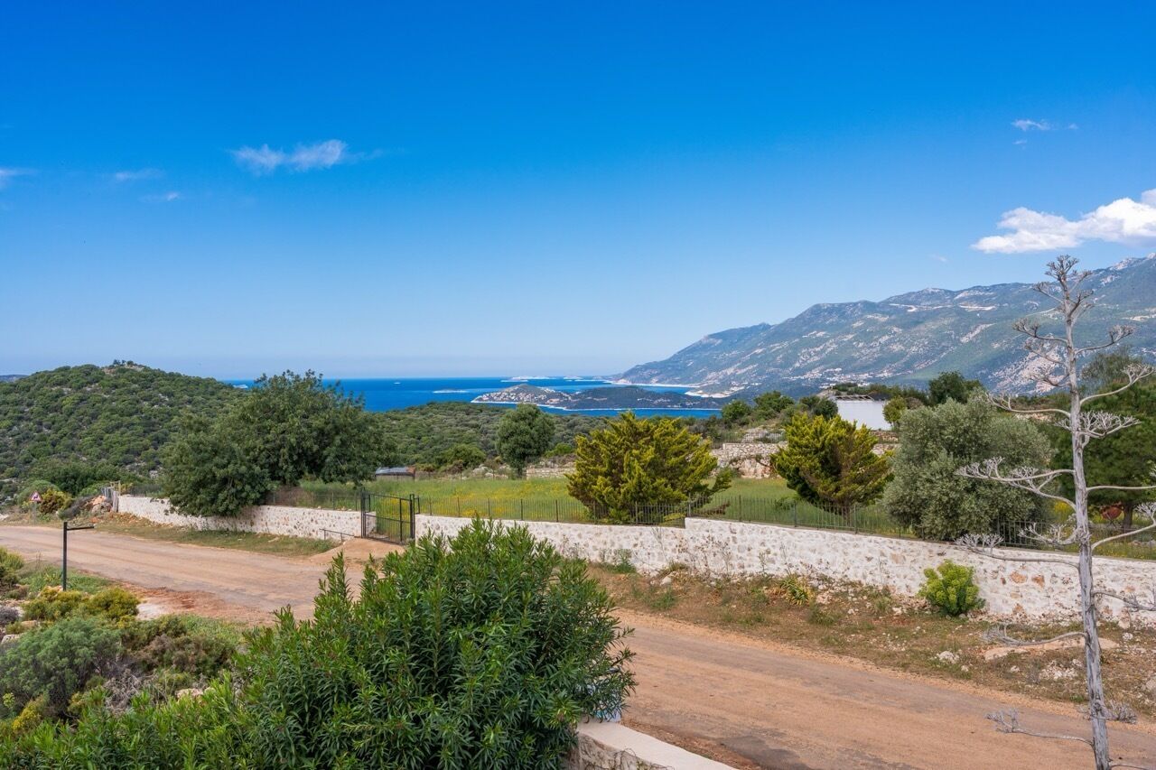 deluxe room | 4 bedrooms, egyptian cotton sheets, premium bedding, minibar