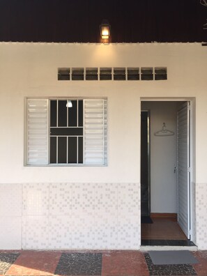 Minibar, wifi gratis y ropa de cama 