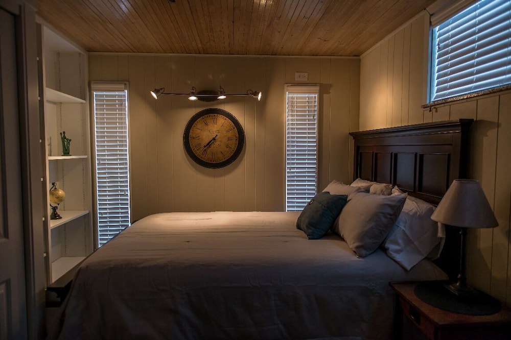 Cozy Modern Apt. - Ski | AFB | Weber State Preview listing