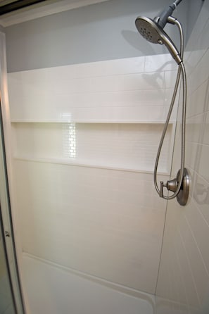 Combined shower/tub