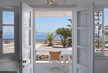Premier Suite, Hot Tub, Sea View | 1 bedroom, premium bedding, down comforters, minibar