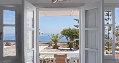 Phaos Santorini Suites