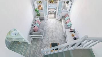 Suíte grand, vista para o mar (Split Level) | Roupas de cama premium, edredons de pluma, frigobar, cofres nos quartos