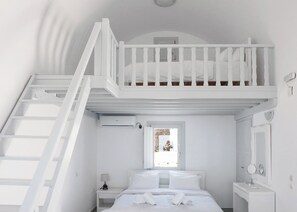 Premier Suite, Sea View | Premium-sengetøj, dundyner, minibar, pengeskab på værelset