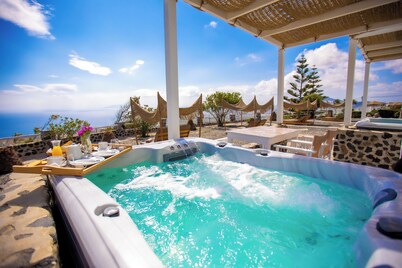 Phaos Santorini Suites