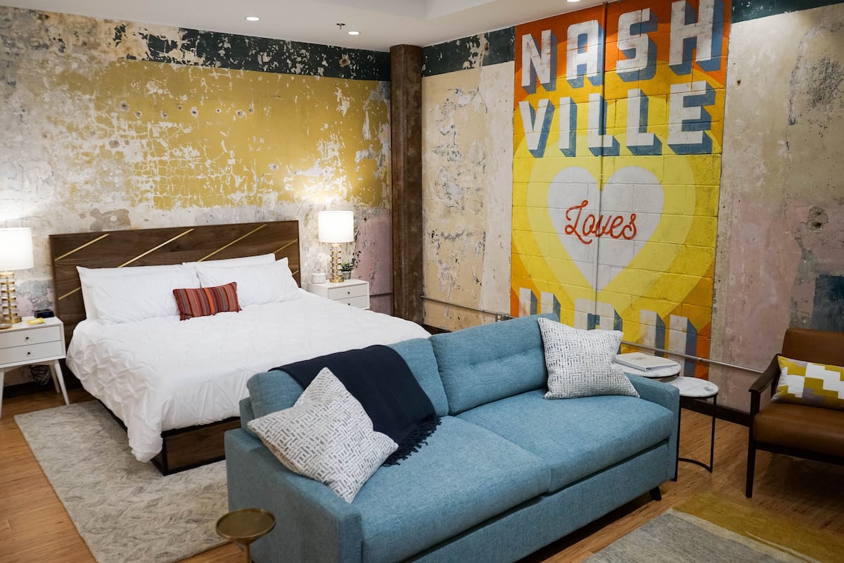 Studio, 1 kingsize bed met slaapbank, geen ramen | 1 slaapkamer, luxe beddengoed, bedden met traagschuimmatras
