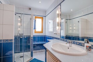 Bathtub, hair dryer, towels - VILLA LAGO - ARAN BERNA ETV/14896 (Alcúdia)