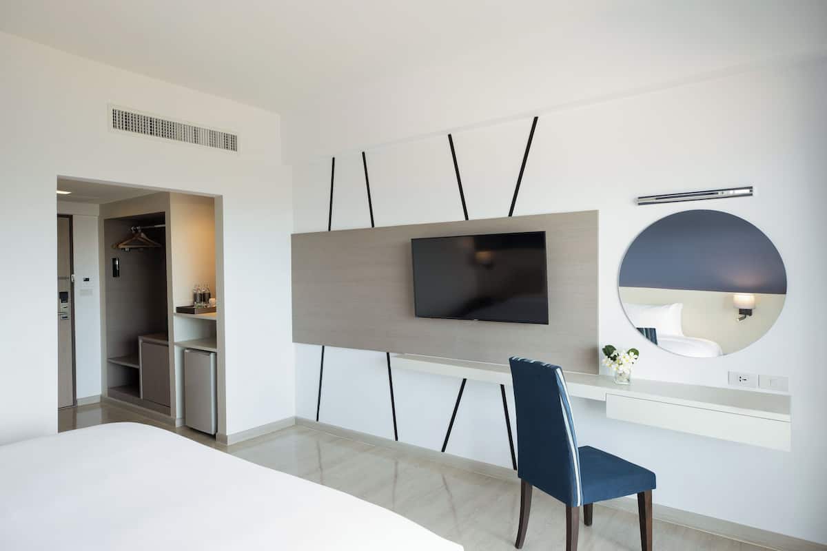1 bedroom, minibar, in-room safe, individually furnished