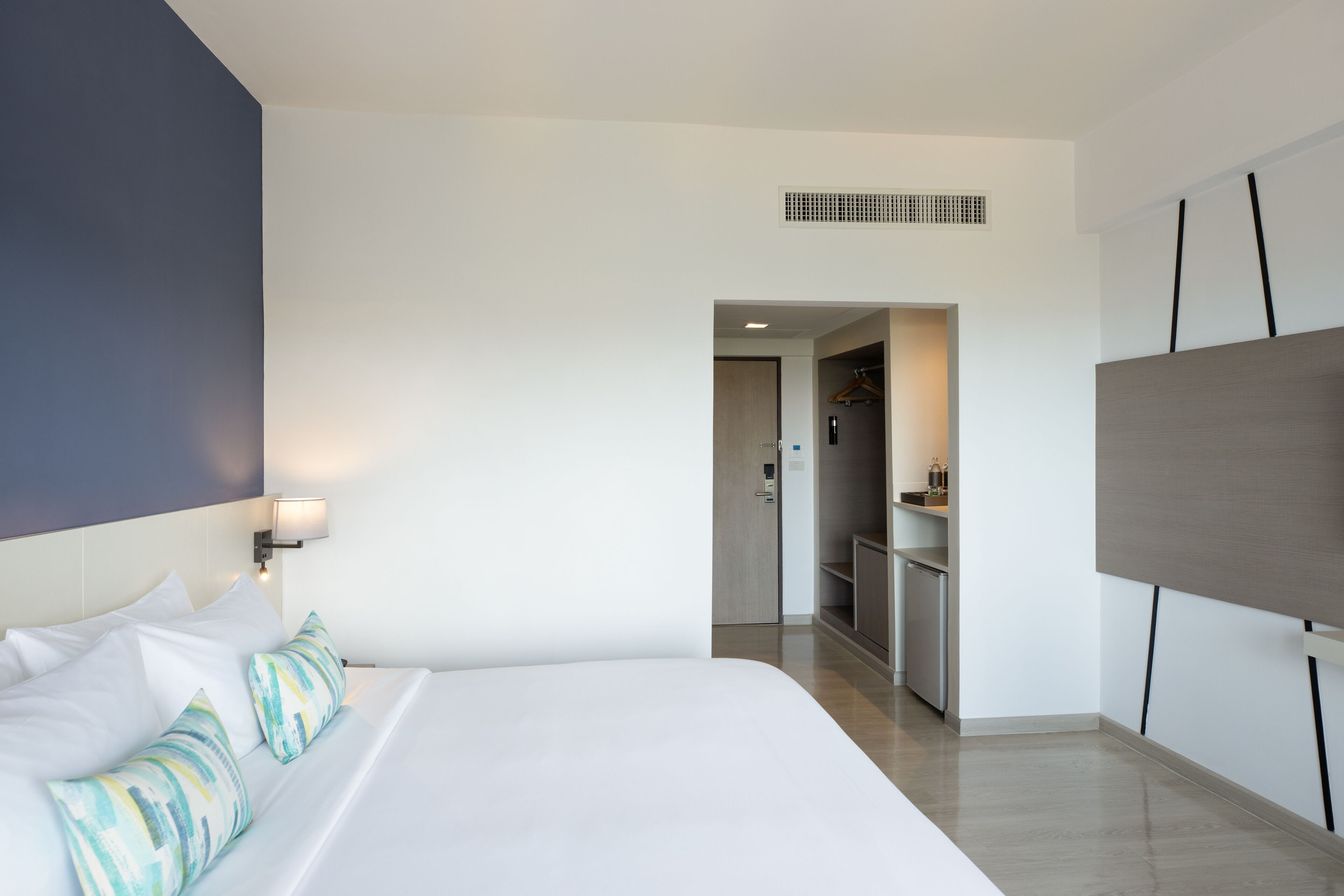 Minibar, coffres-forts dans les chambres, ameublement personnalisé