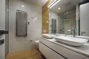 Bathroom - Sea view Apartment Dukleu 7B4 (Budva)
