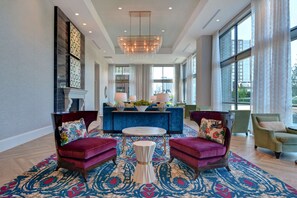 Lobby - Hampton Inn & Suites Nashville Downtown Capitol View (Nashville)