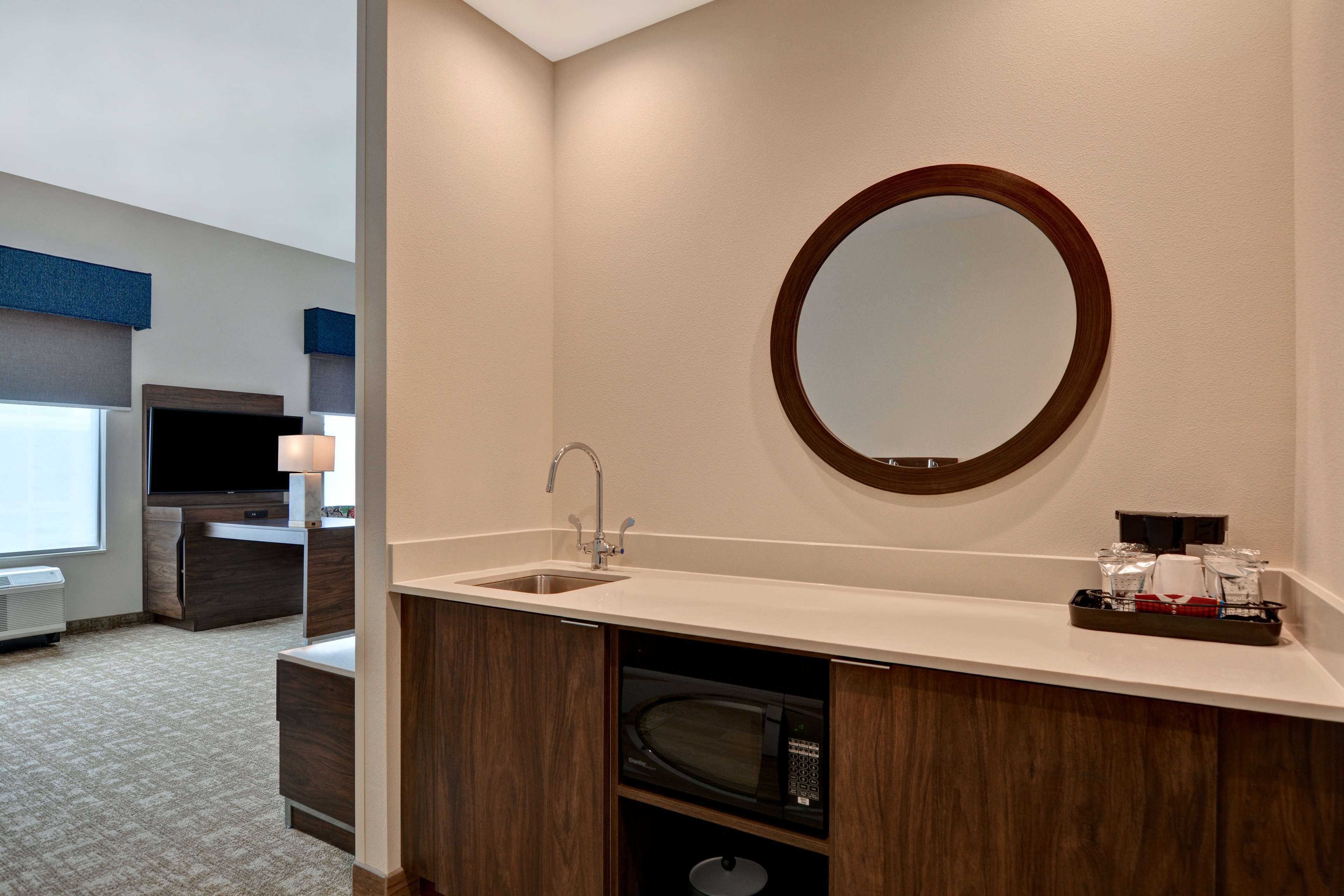 premium bedding, in-room safe, desk, laptop workspace