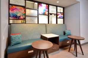 Free daily cooked-to-order breakfast - Hampton Inn & Suites by HIlton Charlotte North I 485 (Charlotte)