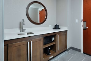 Suite, 1 King Bed, Accessible, Refrigerator & Microwave | Minibar - Hampton Inn & Suites by HIlton Charlotte North I 485 (Charlotte)