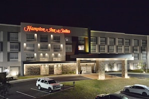 Exterior - Hampton Inn & Suites by HIlton Charlotte North I 485 (Charlotte)