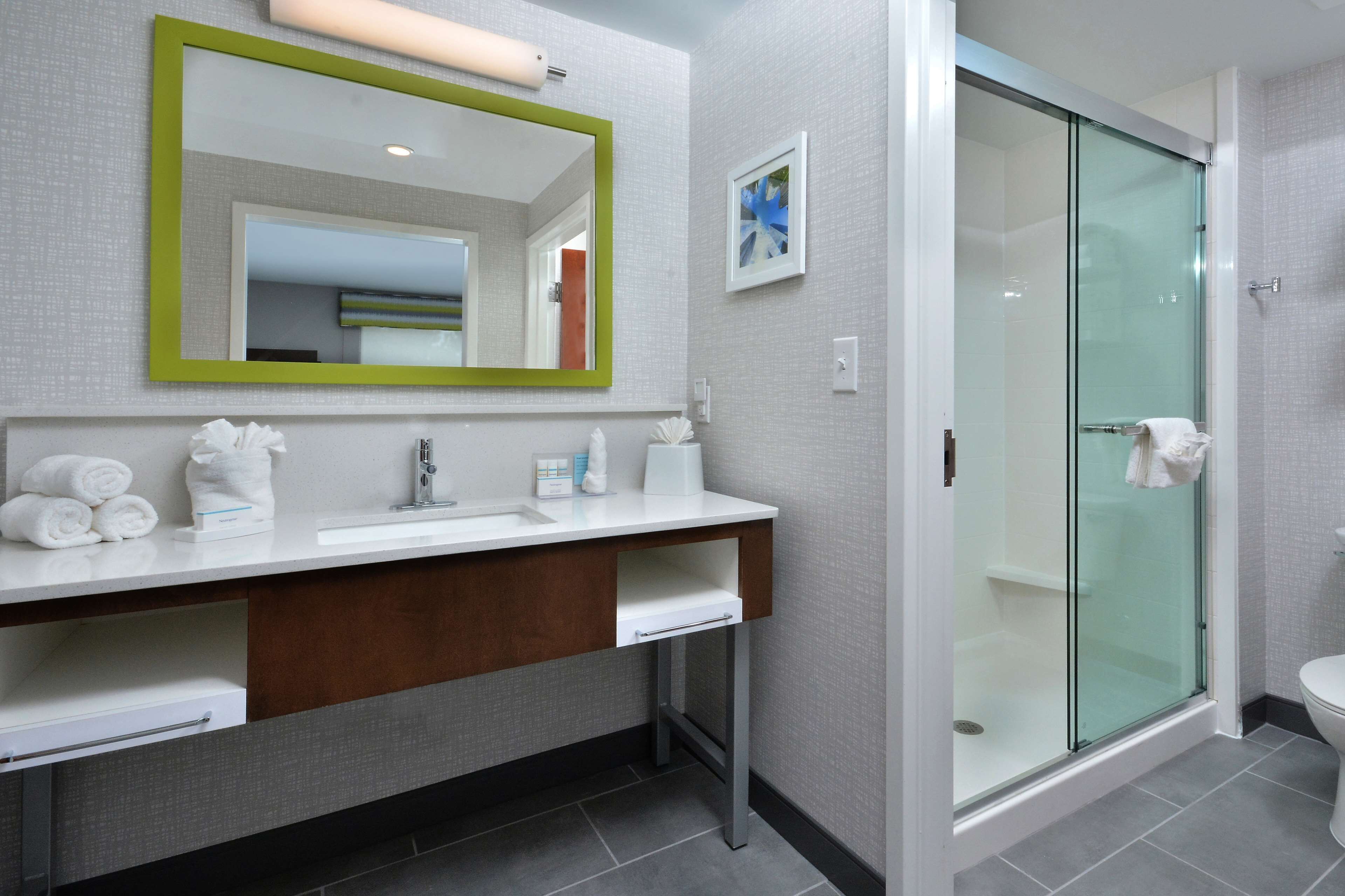 Photo - Hampton Inn & Suites Charlotte North I 485