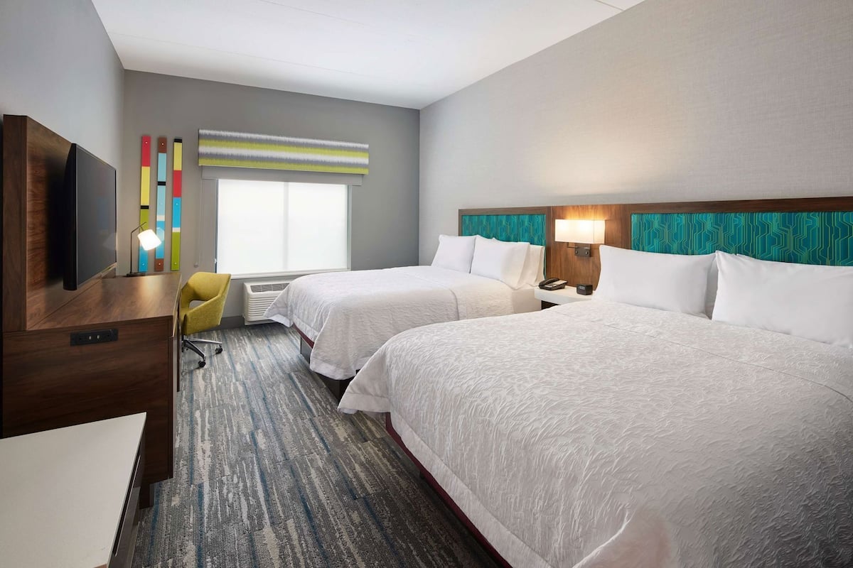 Desk, laptop workspace, free WiFi, bed sheets