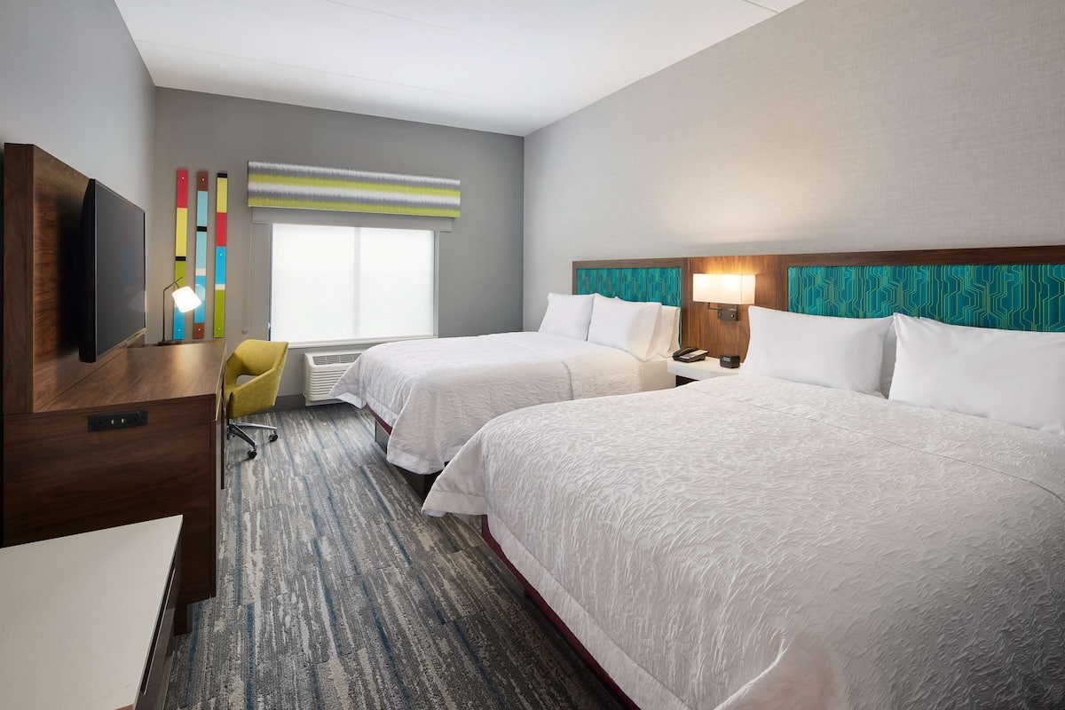 Room, 2 Queen Beds, Refrigerator & Microwave