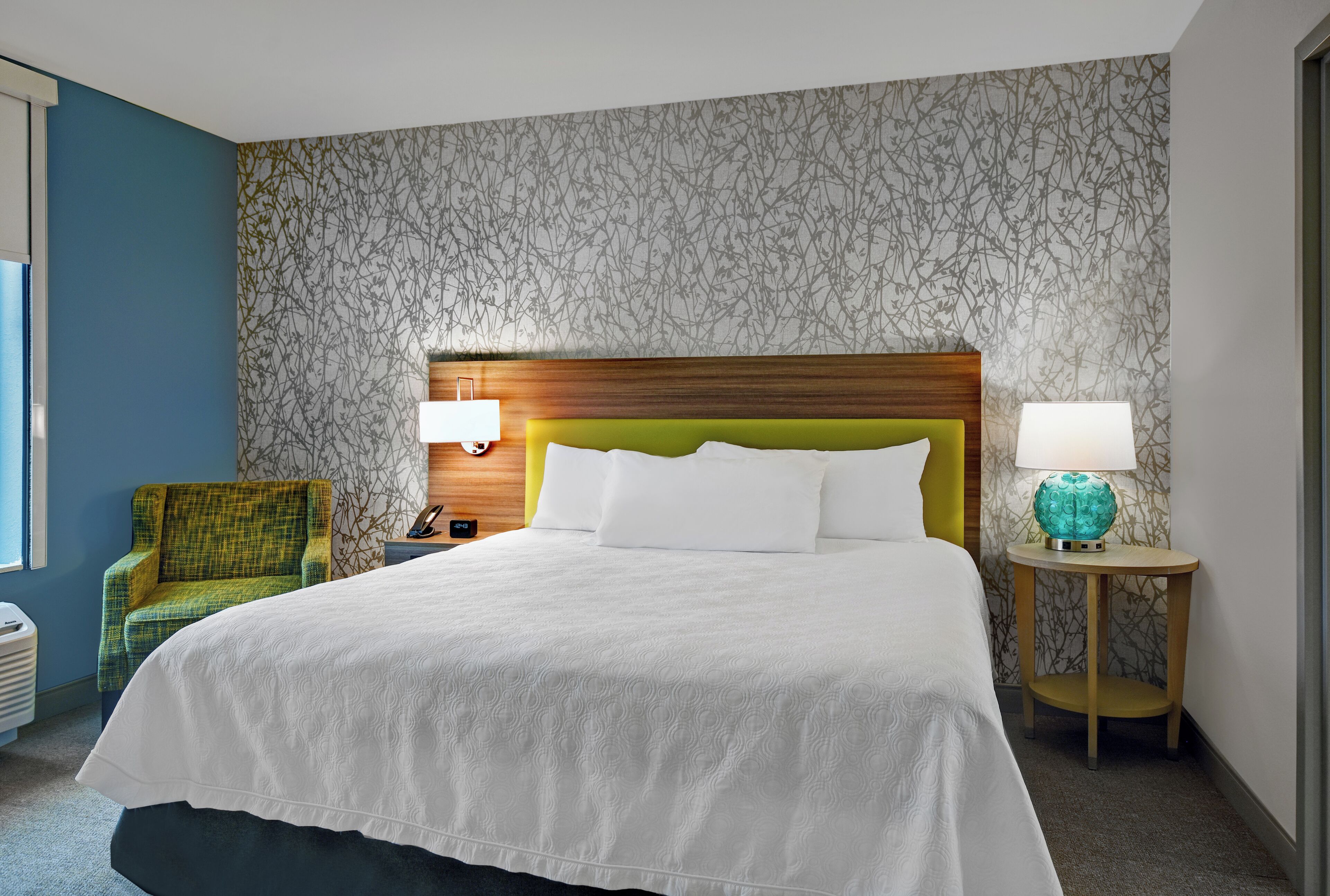 Caja de seguridad en la habitación y escritorio 