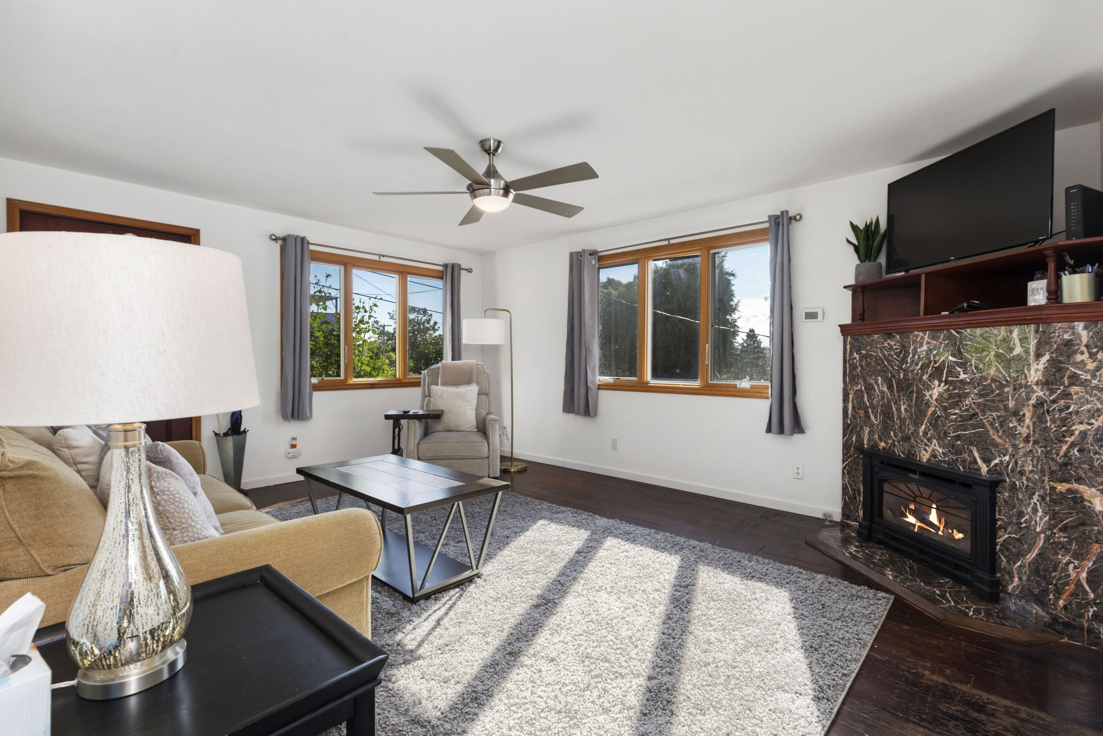 Two bedroom bungalow off Lake Washington in Lower Kennydale