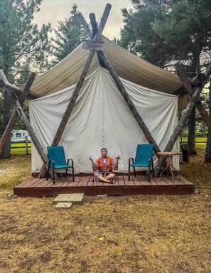 Terrace/patio - Glacier Tiny House -Valley Village (Irwin)