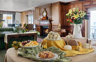 Breakfast, lunch, dinner served; garden views