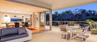 La Vacanza Luxe Spacious Home with Ocean Views