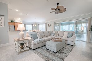 TV, fireplace - HIGH DEMAND LISTING! <br>WINTER RENTAL<br>OUTSTANDING  3BR/2BA-6ppl<br>NEAR LAKE SUMTER! (The Villages)