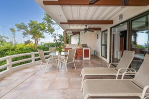 Outdoor dining - Stunning Ocean Views 6BR Villa w/ Private Pool & Sky Suite (Quepos)