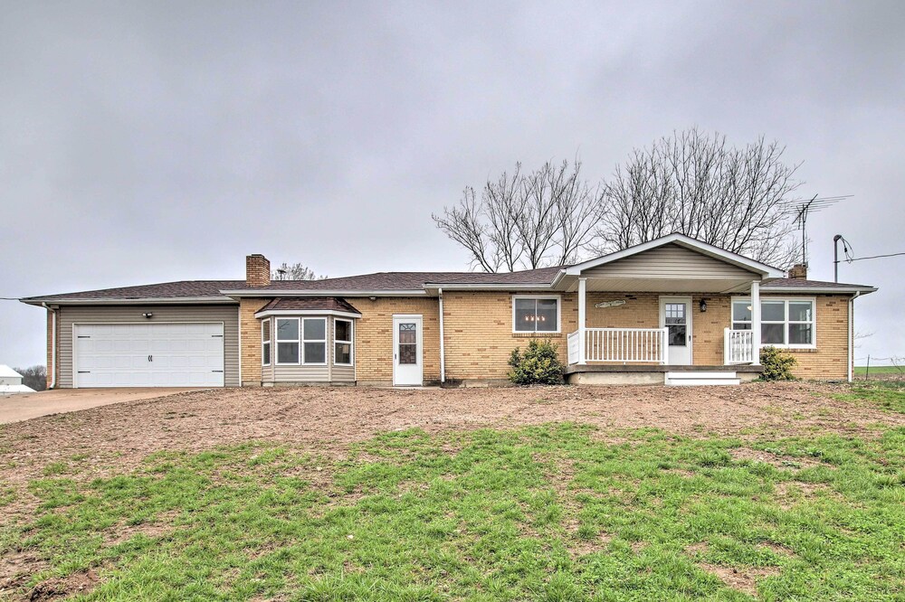 Chic Ste Genevieve Home w/ Nice Interior Amenities