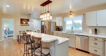 Chic Ste Genevieve Home w/ Nice Interior Amenities