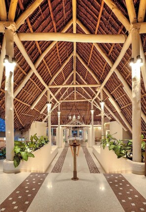 Property grounds - Diamonds Leisure Beach and Golf Resort (Diani Beach)