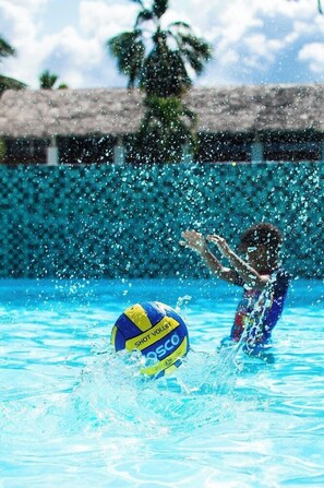 Kolam renang outdoor