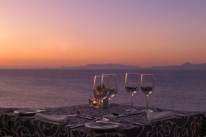 Outdoor dining - Atrium Platinum Luxury Resort (Rhodes)