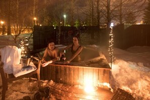 Outdoor spa tub - Laxnes Hotel (Mosfellsbær)