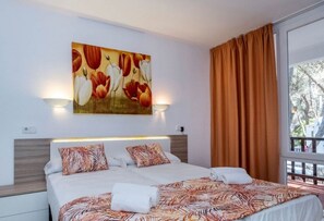 Iron/ironing board - Sol Parc Apartments (Mercadal)