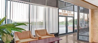 Super 8 by Wyndham Jamaica North Conduit