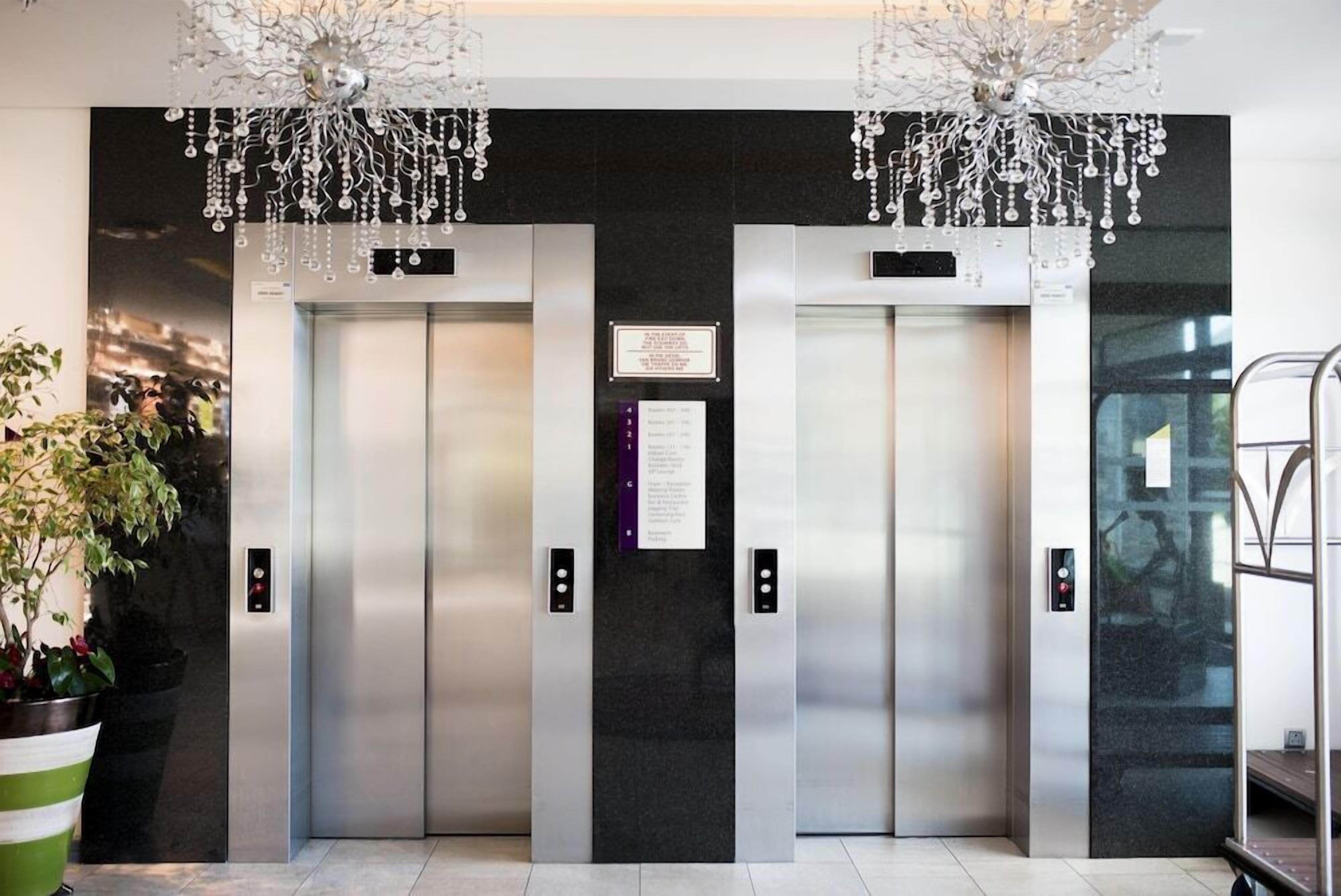 المنشأة من الداخل