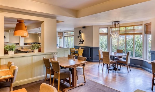 Dining - Premier Inn Birmingham Central Hagley Road (Birmingham)