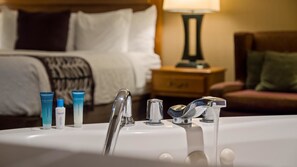 Room - Quality Inn & Suites Detroit Lakes, MN (Detroit Lakes)