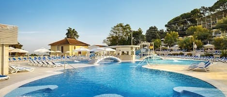 Indoor pool, outdoor pool