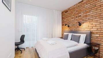 1 chambre, bureau, fer et planche à repasser, Wi-Fi