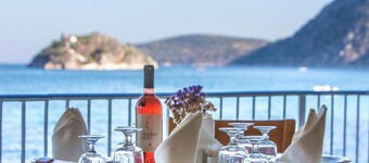 Tolo Hotel