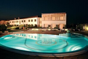 Udendørs pool