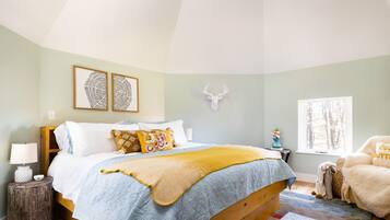 3 bedrooms, desk, iron/ironing board, free WiFi